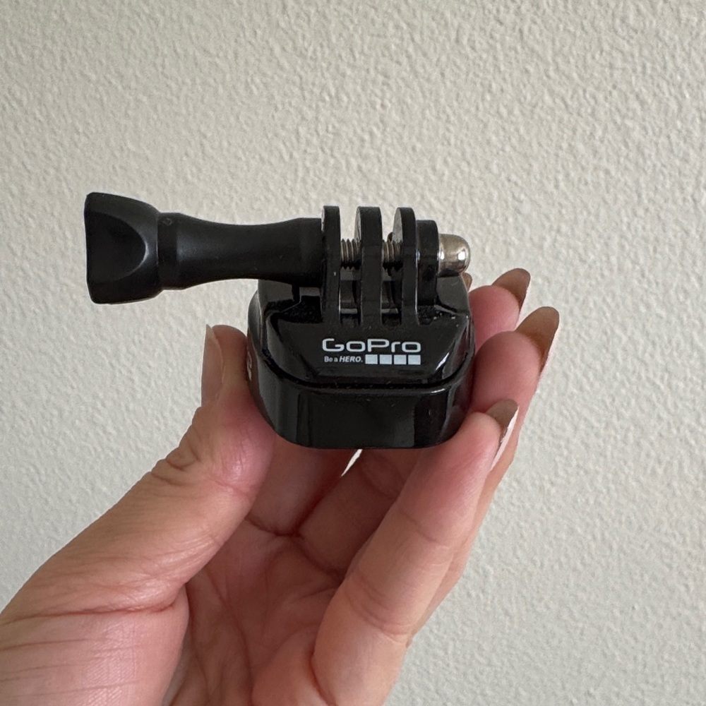 GoPro Black and Red Mount Kit - Picture 3 of 7